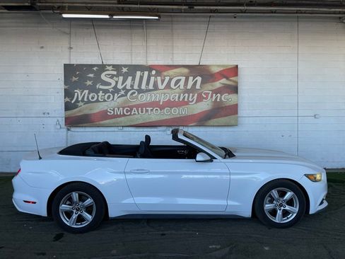 Used 2015 Ford Mustang Convertible image 8