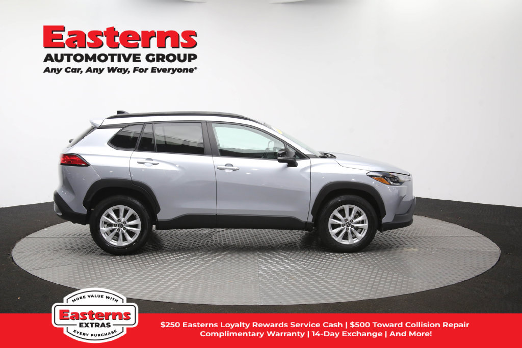 Used 2025 Toyota Corolla Cross LE FWD image 45
