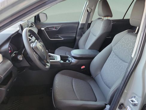Used 2021 Toyota RAV4 XLE image 22