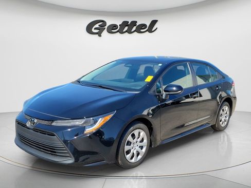 Used 2024 Toyota Corolla LE image 1