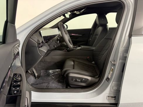 New 2026 BMW 540i xDrive w/ M Sport Package image 9