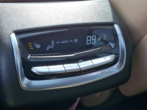 Used 2022 Cadillac XT6 Sport w/ Platinum Package image 12