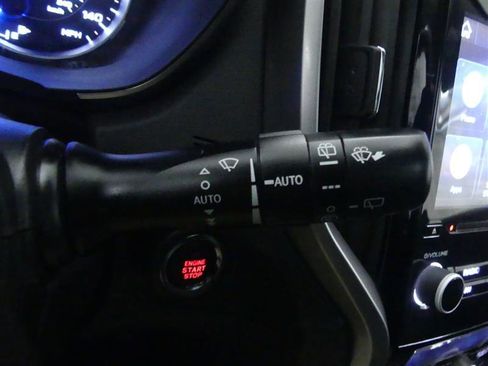 Used 2022 Subaru Ascent Touring image 19