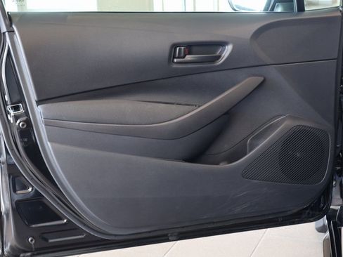 Used 2025 Toyota Corolla LE FWD image 13