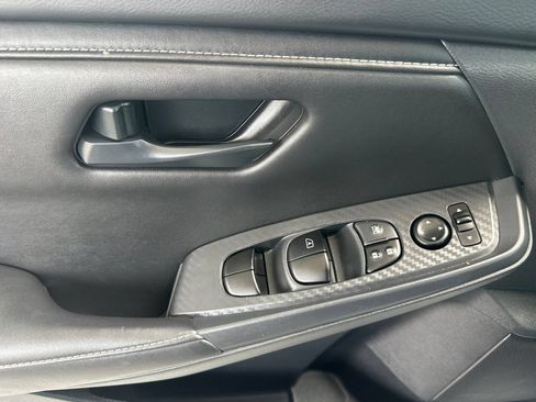 Used 2025 Nissan Sentra S FWD image 9