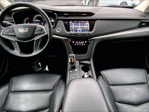 Used 2018 Cadillac XT5 Luxury w/ Driver Awareness Package image 15