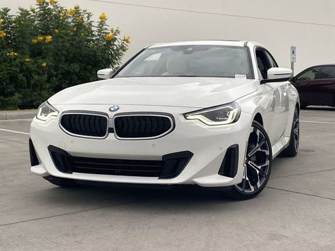 Used 2026 BMW 230i Coupe w/ Premium Package RWD image 3
