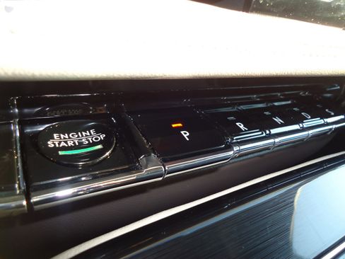 Used 2022 Lincoln Nautilus Reserve w/ Equipment Group 201A image 20