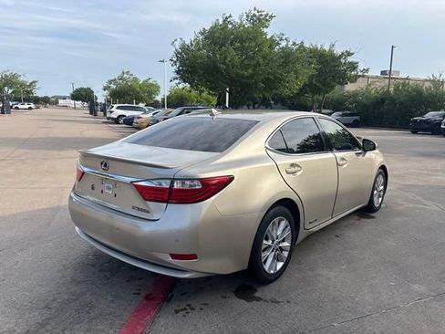 Used 2013 Lexus ES 300h w/ Luxury Pkg FWD image 5