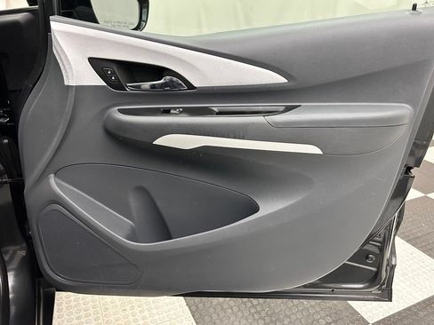 Used 2020 Chevrolet Bolt LT FWD image 16