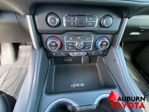 Used 2023 Chevrolet Suburban Z71 w/ Luxury Package AWD/4WD image 50