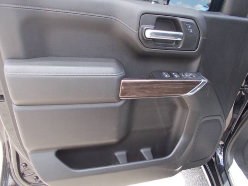 Used 2019 Chevrolet Silverado 1500 LT w/ Convenience Package AWD/4WD image 14