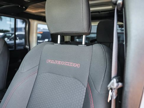 Used 2018 Jeep Wrangler Unlimited Rubicon AWD/4WD image 17