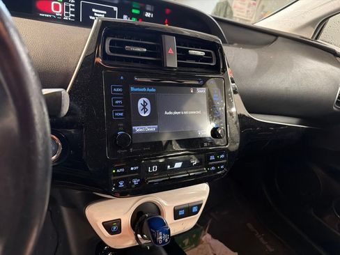 Used 2017 Toyota Prius Three FWD image 10