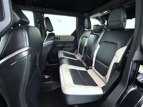 Used 2024 Ford Bronco Wildtrak AWD/4WD image 19