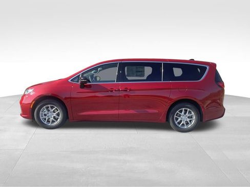 New 2026 Chrysler Pacifica Select FWD image 8