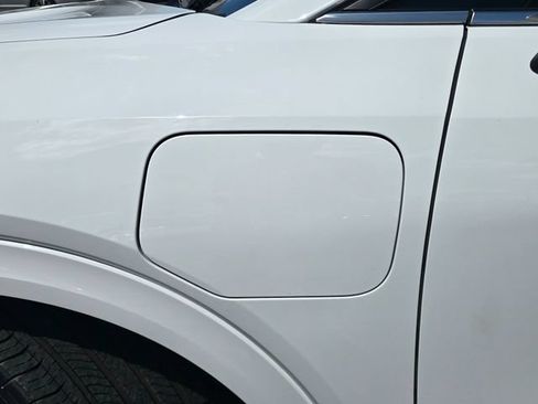 Used 2024 Chevrolet Equinox EV LT FWD image 21
