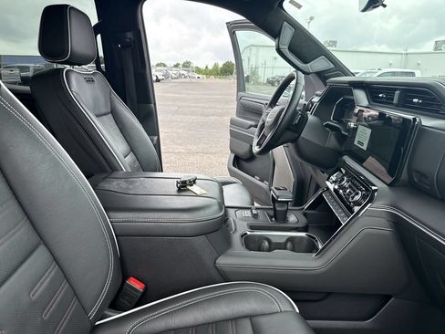 Certified 2025 GMC Sierra 1500 AT4X AWD/4WD image 13