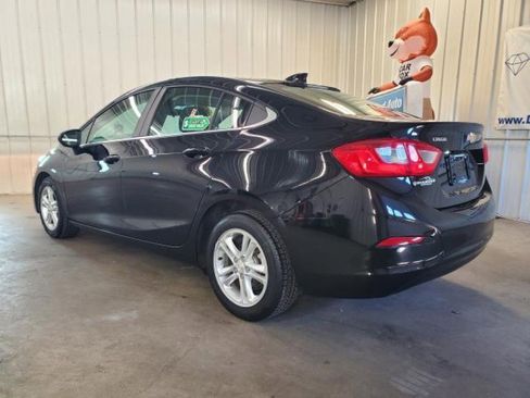 Used 2017 Chevrolet Cruze LT FWD image 4
