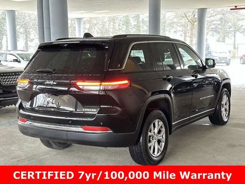 Used 2022 Jeep Grand Cherokee Limited w/ Luxury Tech Group II image 2