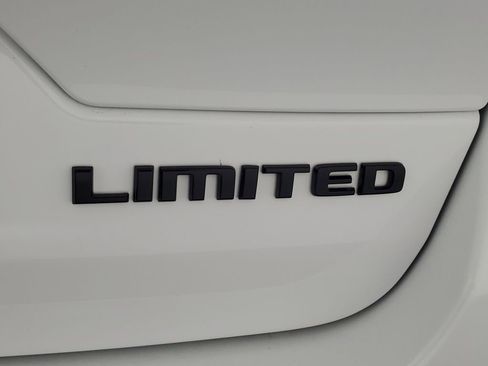 New 2025 Jeep Grand Cherokee Limited w/ Black Appearance Package image 32