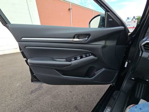 Used 2024 Nissan Altima 2.5 SL AWD/4WD image 25
