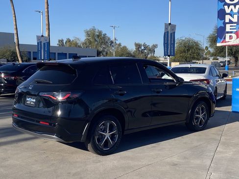 Certified 2024 Honda HR-V EX-L image 4