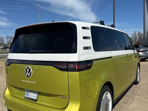 New 2025 Volkswagen ID. Buzz 1st Edition AWD/4WD image 5