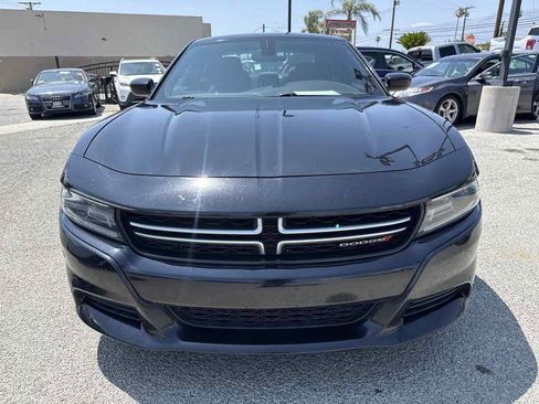 Used 2015 Dodge Charger SE w/ Sport Appearance Group RWD image 2