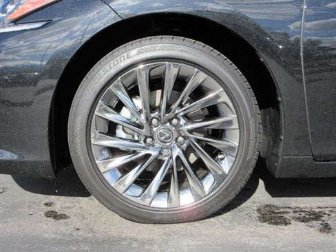 Used 2025 Lexus ES 300h w/ Accessory Package (Z2) image 18