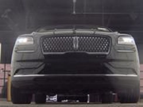 Used 2022 Lincoln Nautilus Reserve w/ Equipment Group 201A image 6