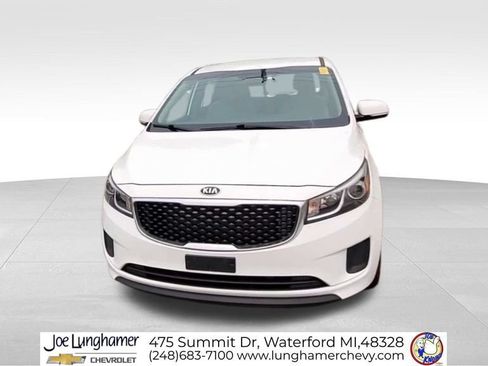 Used 2018 Kia Sedona L FWD image 3