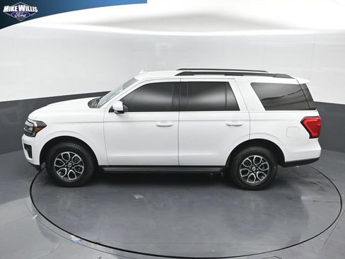 Used 2024 Ford Expedition XLT RWD image 12