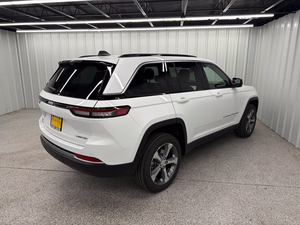New 2026 Jeep Grand Cherokee Limited w/ Luxury Tech Group II AWD/4WD image 5