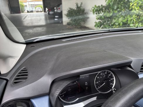 Used 2025 Nissan Versa SV w/ Trunk Package FWD image 33