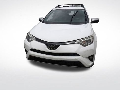 Used 2018 Toyota RAV4 SE w/ Power Extra Value Package AWD/4WD image 8