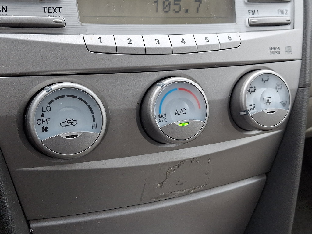 Used 2011 Toyota Camry LE w/ LE Extra-Value Pkg FWD image 17