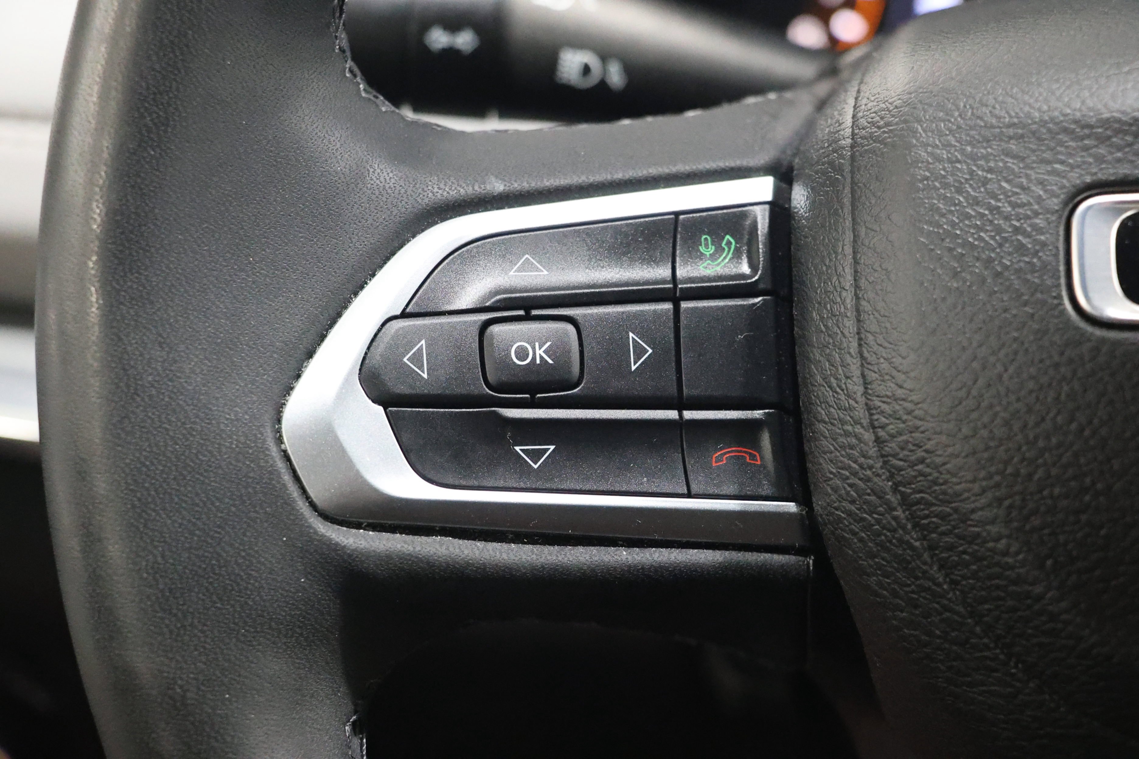 Used 2023 Jeep Compass Limited w/ Sun and Sound Group AWD/4WD image 23