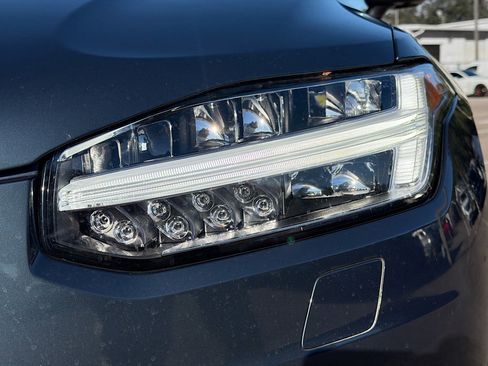 Used 2020 Volvo XC90 T6 Inscription w/ Protection Package Premier image 9