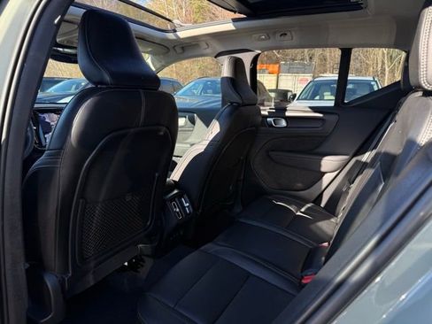 Certified 2024 Volvo XC40 B5 Plus w/ Protection Package Premier image 30