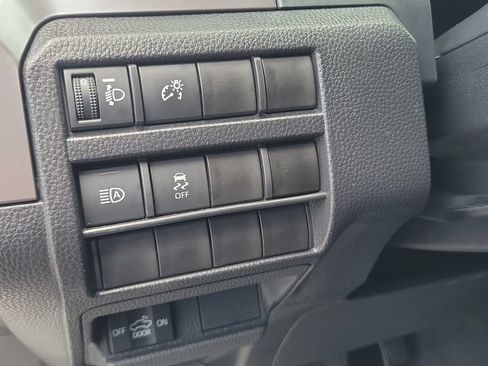 Certified 2024 Toyota Tacoma SR5 AWD/4WD image 17
