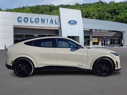 Certified 2025 Ford Mustang Mach-E GT image 7