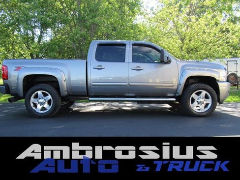 Used 2013 Chevrolet Silverado 2500 LTZ w/ LTZ Plus Package AWD/4WD image 2