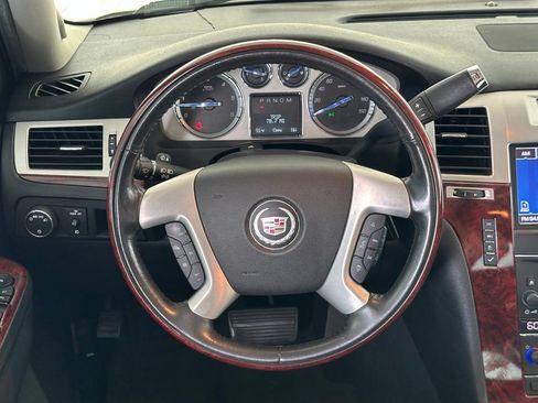 Used 2013 Cadillac Escalade EXT Premium AWD/4WD image 13
