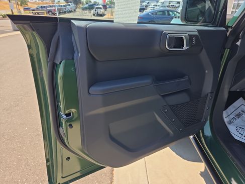 New 2025 Ford Bronco Badlands image 11