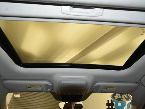 Used 2024 MAZDA MAZDA3 s image 19