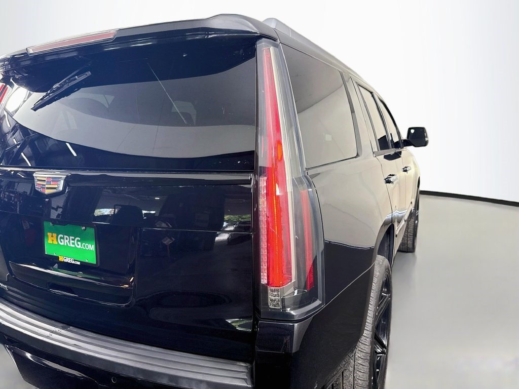 Used 2019 Cadillac Escalade Premium Luxury w/ Escalade Sport Edition RWD image 31