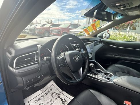 Used 2020 Toyota Camry XSE image 9