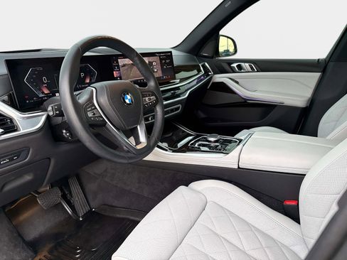 Used 2024 BMW X5 xDrive40i w/ Premium Package image 34