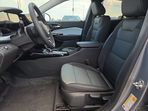 New 2026 Chevrolet Trax LT w/ Driver Confidence Package FWD image 10